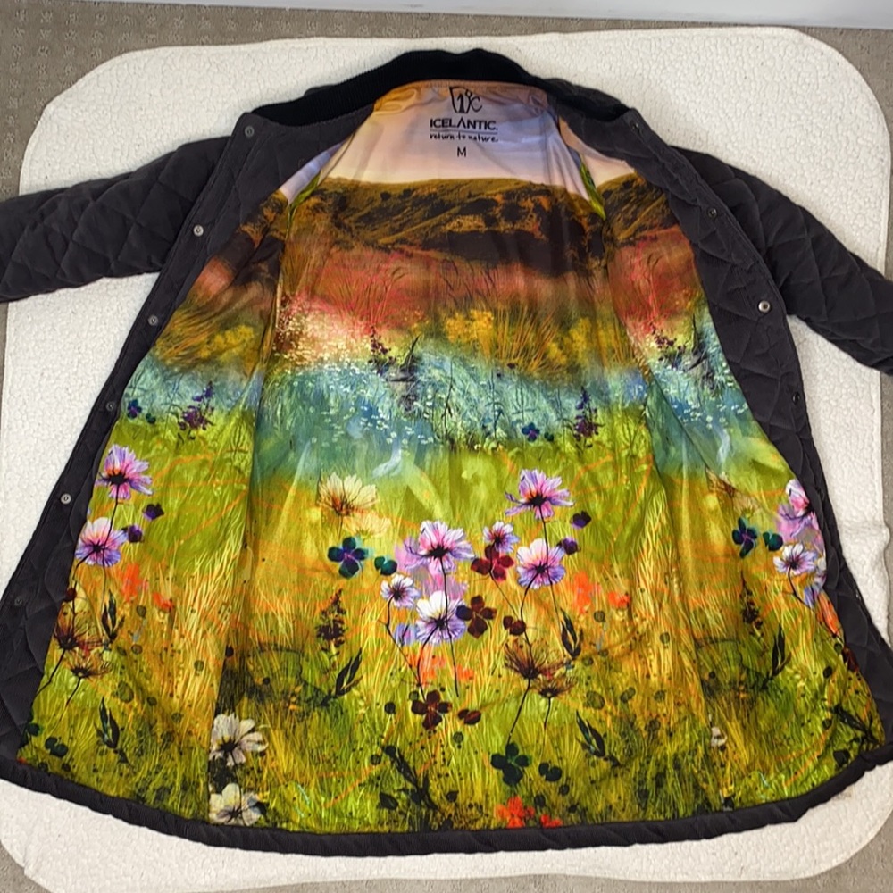 Icelandic Skis Quilted Corduroy Jacket: Medium - Picture 3 of 8